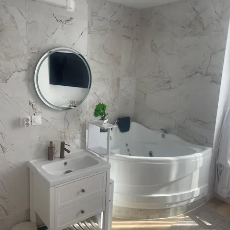 Jacuzzi Proche Cite Gastronomique *