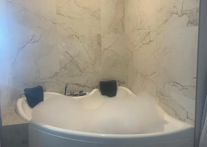 Jacuzzi Proche Cite Gastronomique